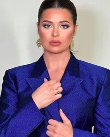 يسرا اللوزي