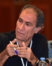 هوشنك وزيري