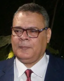 مصطفى أنور