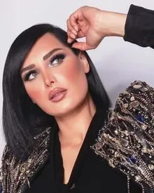 قمر خلف