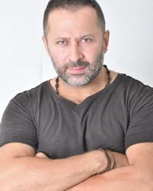 حسام فارس